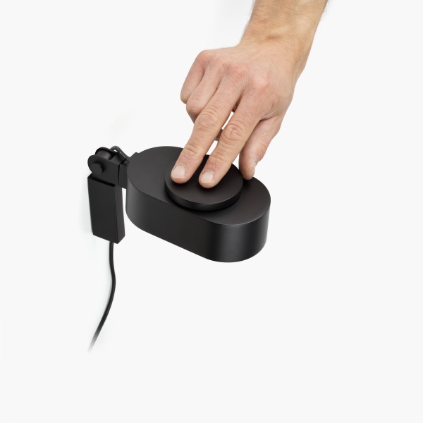 Настенный светильник черный Invitig от интернет-магазина IDODOM.RU