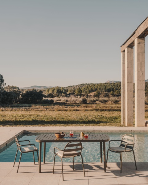 Joncols Уличный алюминиевый стол с зеленой отделкой 180 x 90 см от интернет-магазина IDODOM.RU