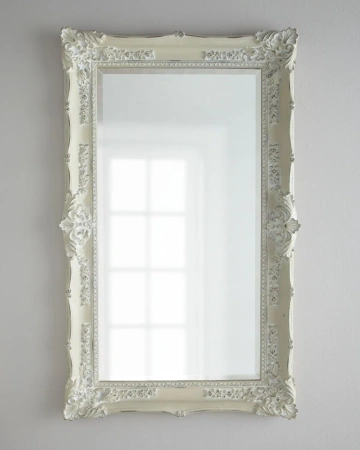 Уникальное белое зеркало в полный рост, имеет изящный орнамент в французском стиле. Подойдет для размещения на стене, как в горизонтальном так и вертикальном положении, для этого имеется весь комплект креплений.