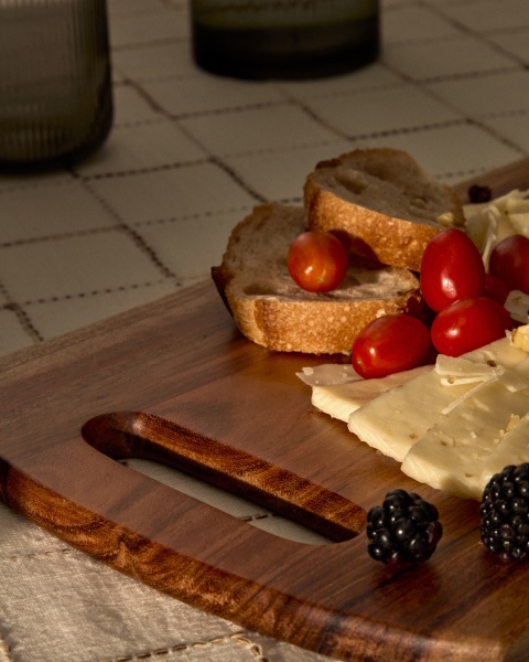 Сервировочная доска Zeun малая из акации от интернет-магазина IDODOM.RU