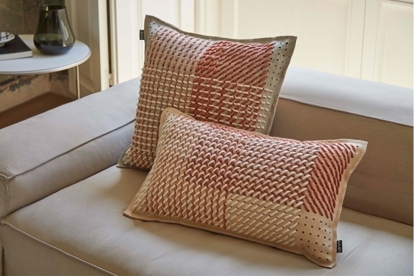 Подушка Canevas Geo Coral 50x50 см от интернет-магазина IDODOM.RU