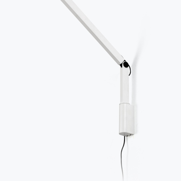 Белый настенный светильник INVITING 6W 2700K-4800K от интернет-магазина IDODOM.RU