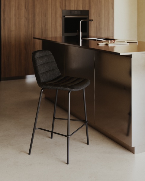 Полубарный стул Zunilda из черной синели и стали с матовой черной отделкой, высота сиденья 65 см. от интернет-магазина IDODOM.RU