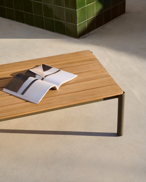 Журнальный столик Sorells из зеленого алюминия и тикового дерева 63 x 144,6 см от интернет-магазина IDODOM.RU