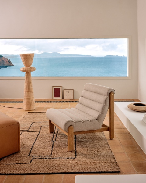 Кресло Magira из дуба с натуральной отделкой, бежевое от интернет-магазина IDODOM.RU