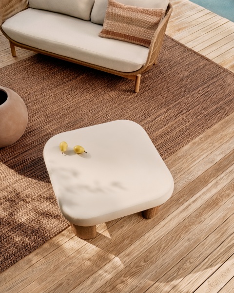 Журнальный столик Labra из цемента и акации 80 x 80 см от интернет-магазина IDODOM.RU