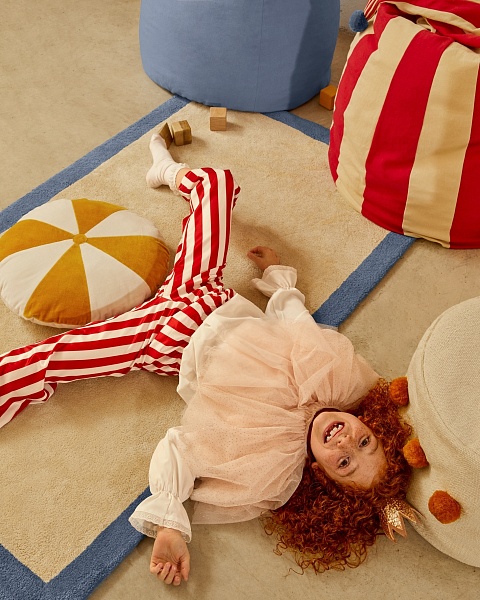 Odet Круглая подушка из 100% хлопка бело-горчичная от интернет-магазина IDODOM.RU