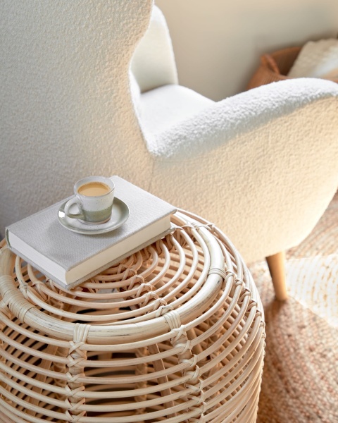 Круглый журнальный столик Kohana из ротанга с натуральной отделкой Ø 46 см от интернет-магазина IDODOM.RU