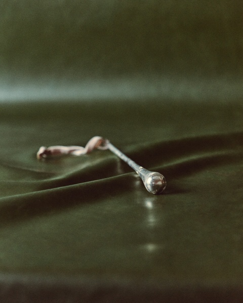 Набор из 2 подвесных украшений Alsenia из серебристого переработанного стекла, 20 см от интернет-магазина IDODOM.RU