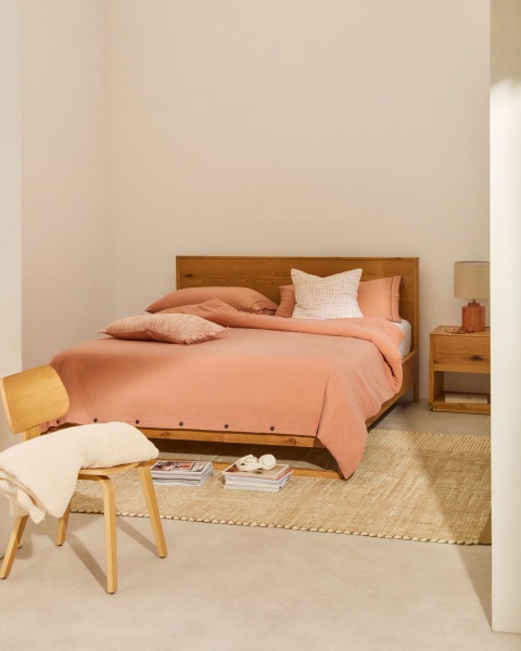 Кровать Alguema из дубового шпона с натуральной отделкой для матраса 180 x 200 от интернет-магазина IDODOM.RU