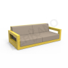 Диван Quarter lounge с подушками желтого цвета, аксессуар молочного цвета