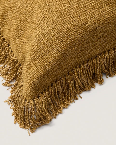 Чехол для подушки Isel из шенилла горчичного цвета с бахромой 50 x 50 см от интернет-магазина IDODOM.RU