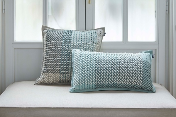 Подушка Canevas Geo Green 61x36 см от интернет-магазина IDODOM.RU