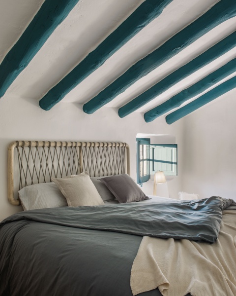 Изголовье кровати Aberash из массива минди 165 x 60 см от интернет-магазина IDODOM.RU