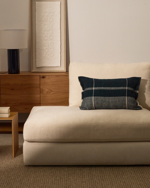 Чехол для подушки Eron из льна синего цвета с бахромой 40 x 60 см от интернет-магазина IDODOM.RU