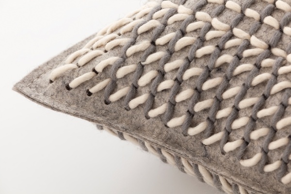 Подушка Canevas Geo Grey 50x50 см от интернет-магазина IDODOM.RU