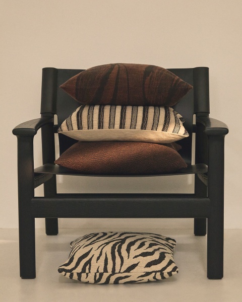 Чехол для подушки Meluni из хлопкового жаккарда с принтом зебры 45 x 45 см от интернет-магазина IDODOM.RU