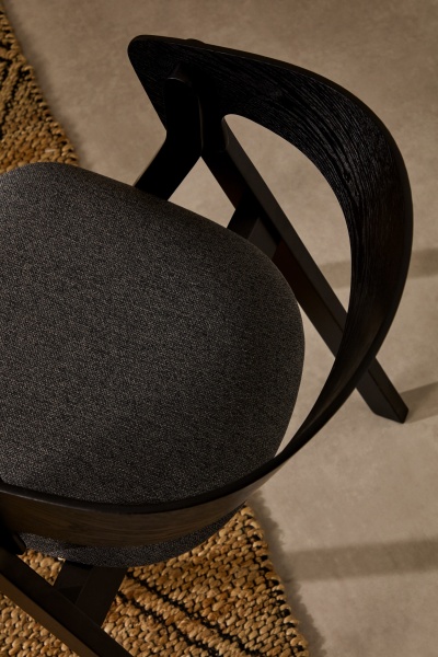 Стул Godia из дерева с черной отделкой и серым шениллом от интернет-магазина IDODOM.RU