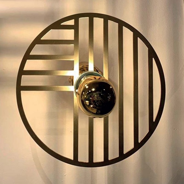 Настенный светильник Line с цоколем 10 см золотой от интернет-магазина IDODOM.RU