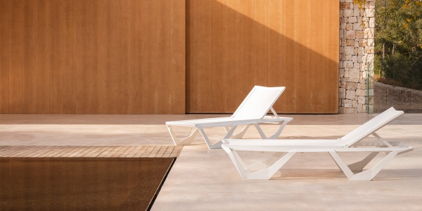 Шезлонг Voxel от интернет-магазина IDODOM.RU