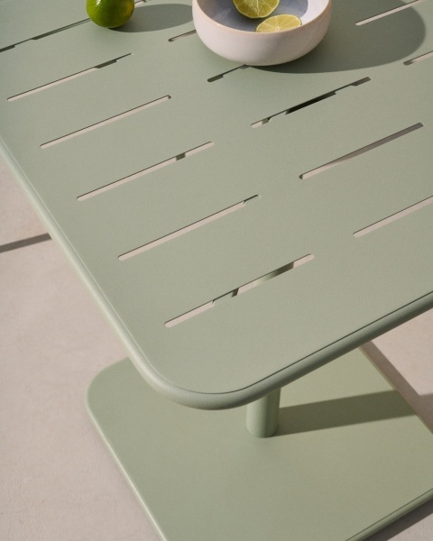 Уличный стол Brai из оцинкованной стали бирюзового цвета 70 x 70 см от интернет-магазина IDODOM.RU