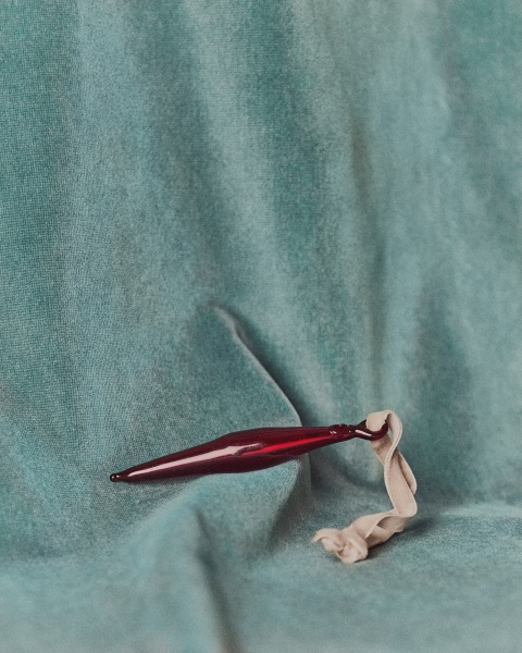 Набор из 2 подвесных украшений Isven из красного переработанного стекла, 10 см от интернет-магазина IDODOM.RU