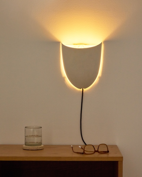 Настенный светильник Nibla из металла с эффектом белой глины от интернет-магазина IDODOM.RU