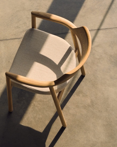 Стул Alocs из бежевой синели из массива дуба с натуральной отделкой FSC Mix Credit (съемный чехол) от интернет-магазина IDODOM.RU