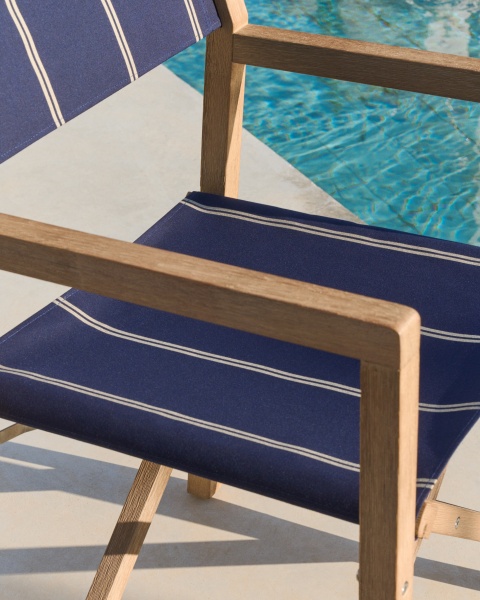 Уличный складной стул Vilara в сине-бежевую полоску из акации от интернет-магазина IDODOM.RU