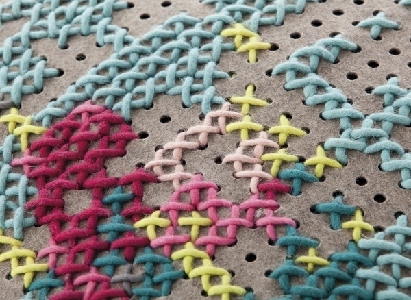 Пуф Canevas Flowers. Colour от интернет-магазина IDODOM.RU