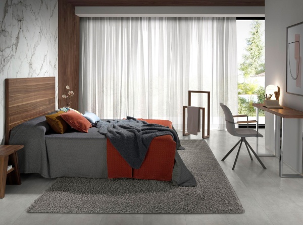 Вращающийся стул 4105/F3251A с тканевой обивкой и ножками из черной стали от интернет-магазина IDODOM.RU