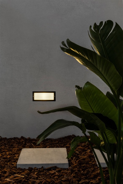 Уличный встраиваемый светильник Esca черный от интернет-магазина IDODOM.RU