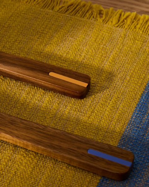 Кухонная лопатка Zairin с отверстием из массива акации от интернет-магазина IDODOM.RU