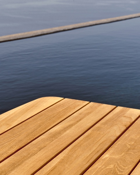 Журнальный столик Tirant из массива тикового дерева 100% FSC от интернет-магазина IDODOM.RU