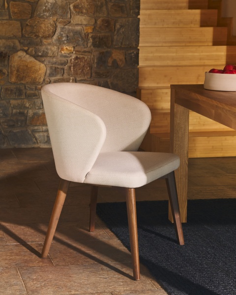 Стул Darice из бежевой синели с ножками в темной отделке от интернет-магазина IDODOM.RU