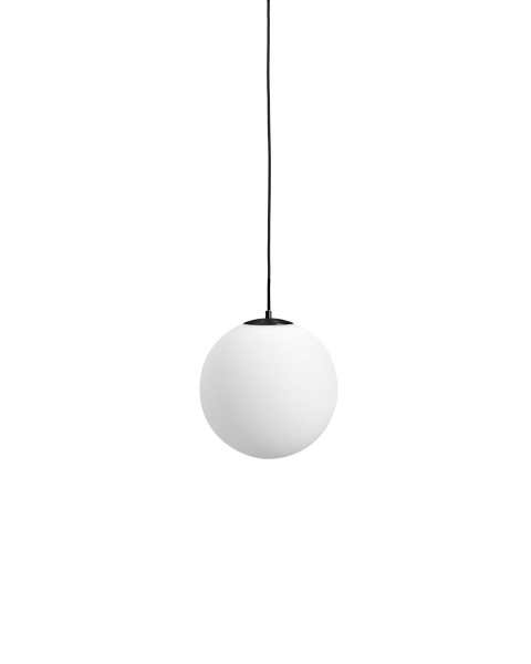 Подвесной светильник Brisia из черного металла с матовым стеклянным шаром Ø30 от интернет-магазина IDODOM.RU