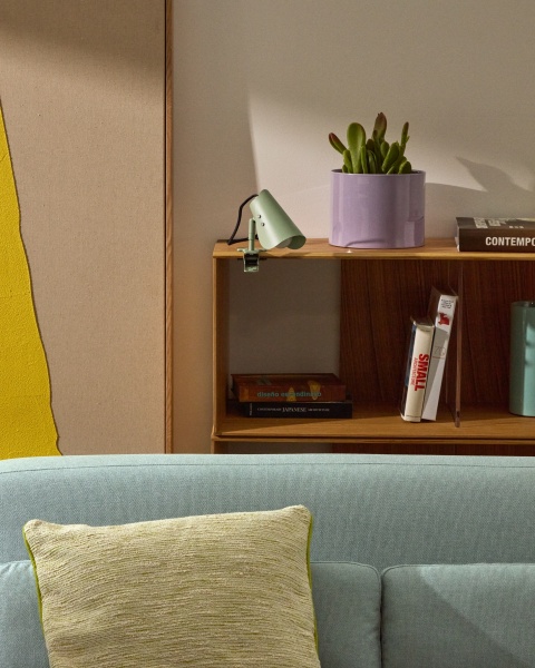 Маленькая настольная лампа Jula с зажимом из зеленого металла от интернет-магазина IDODOM.RU