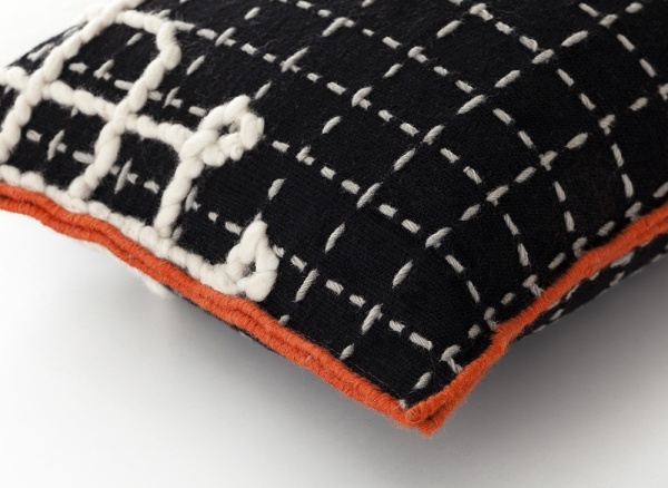 Подушка Bandas Space D Black от интернет-магазина IDODOM.RU