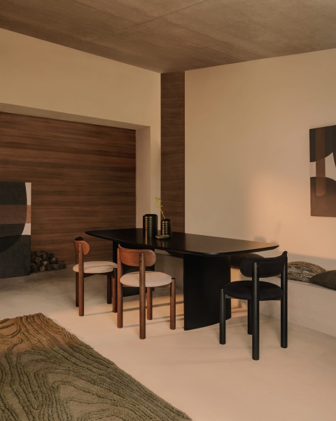 Стул Nebai из черной синели с каркасом из массива дуба и черной отделкой FSC MIX Credit от интернет-магазина IDODOM.RU