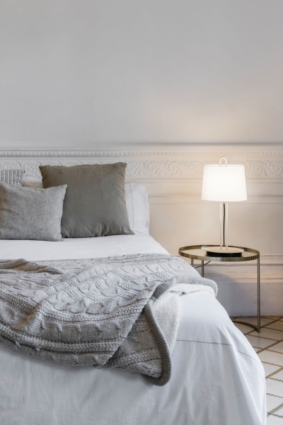 Настольная лампа Montreal белая от интернет-магазина IDODOM.RU