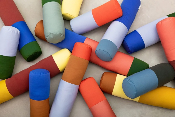 Подушка декоративная Line L от интернет-магазина IDODOM.RU