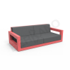 Диван Quarter lounge с подушками красного цвета, аксессуар темно-серого цвета