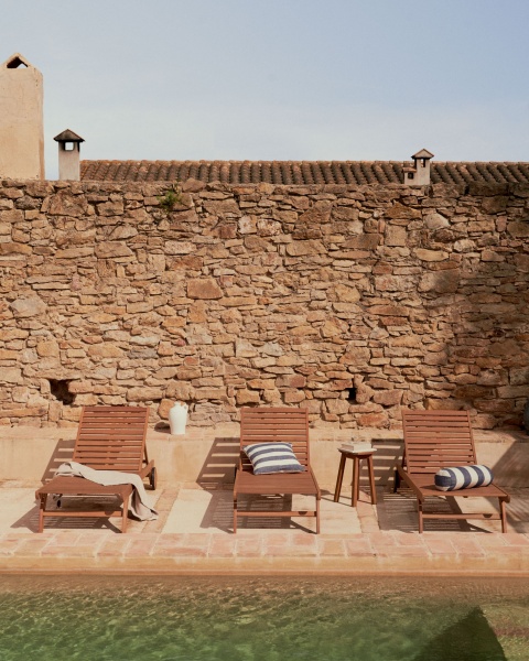 Шезлонг Beila из массива эвкалипта от интернет-магазина IDODOM.RU