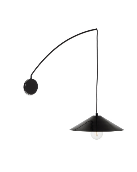 Настенный светильник Kally с покрытием черного цвета от интернет-магазина IDODOM.RU