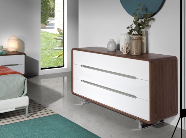 Комод из орехового дерева с белыми ящиками 136-C /7106 от интернет-магазина IDODOM.RU