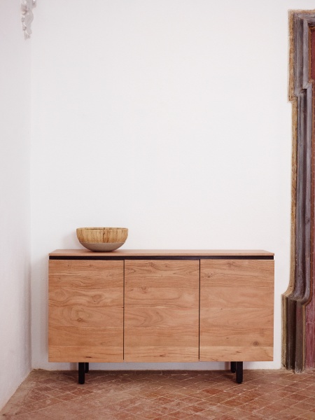 Uxue Сервант из массива акации с натуральной отделкой 150 x 78 см от интернет-магазина IDODOM.RU