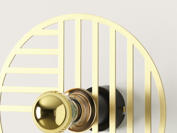 Настенный светильник Line с цоколем 5 см золотой от интернет-магазина IDODOM.RU