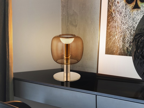 Настольная лампа Icon золотой/янтарный от интернет-магазина IDODOM.RU