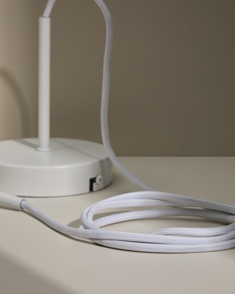 Основание металлического светильника Fluvia белого цвета, 250 см от интернет-магазина IDODOM.RU