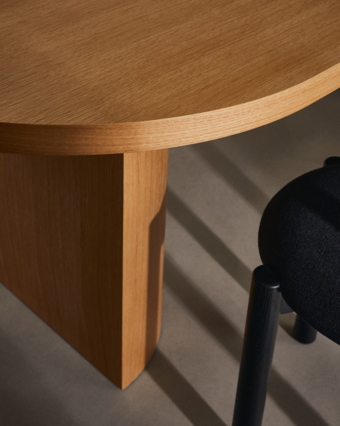 Стол Nealy с дубовым шпоном в натуральной отделке, 240 x 100 см от интернет-магазина IDODOM.RU